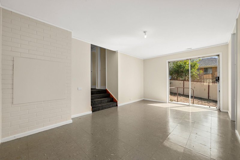 Photo - 3 Diselma Place, Rivett ACT 2611 - Image 4