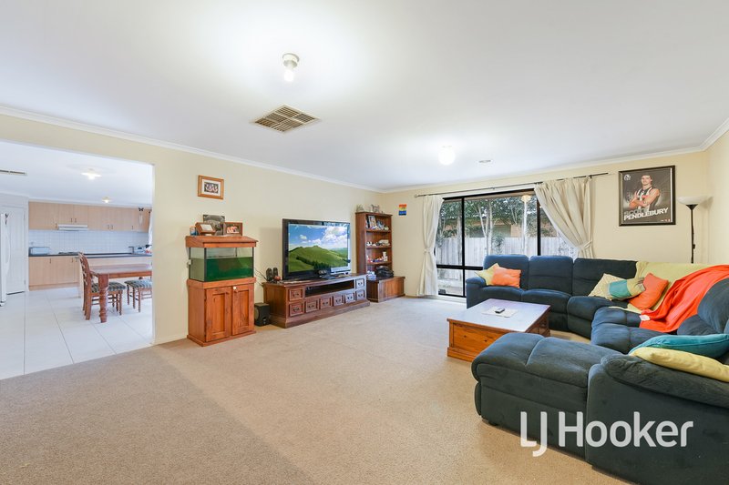 Photo - 3 Dobell Street, Pakenham VIC 3810 - Image 2