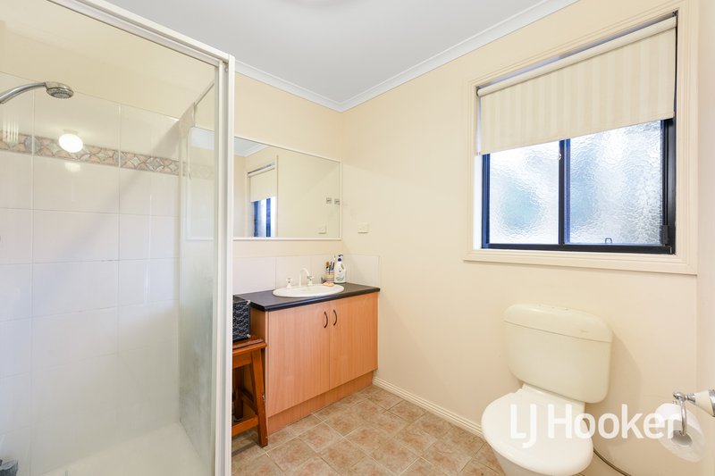 Photo - 3 Dobell Street, Pakenham VIC 3810 - Image 8