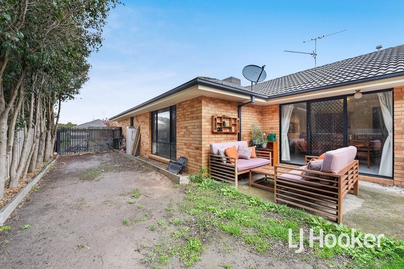 Photo - 3 Dobell Street, Pakenham VIC 3810 - Image 12