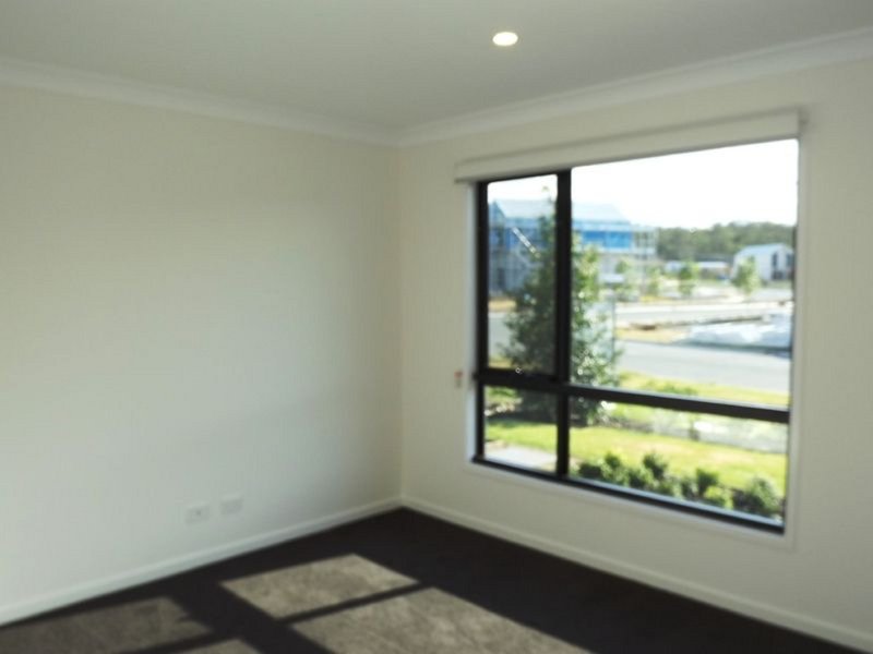 Photo - 3 Doherty Drive, Pimpama QLD 4209 - Image 2