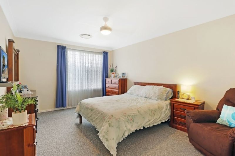 Photo - 3 Dolge Pl , Ambarvale NSW 2560 - Image 4