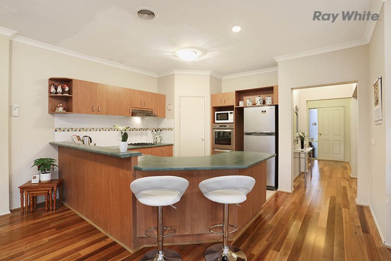 Photo - 3 Dolphin Crescent, Point Cook VIC 3030 - Image 2