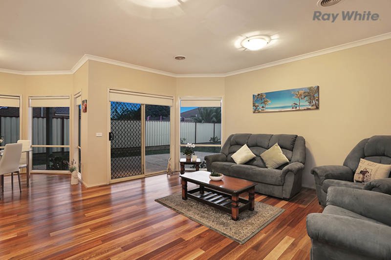 Photo - 3 Dolphin Crescent, Point Cook VIC 3030 - Image 7