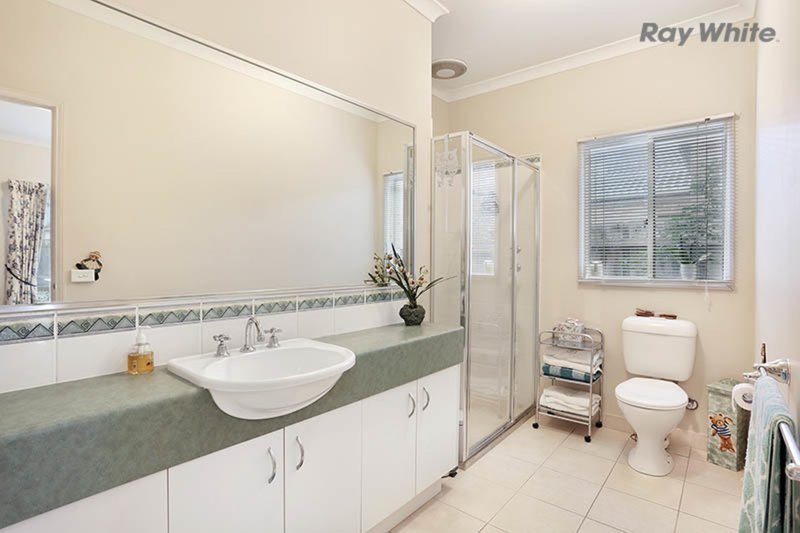 Photo - 3 Dolphin Crescent, Point Cook VIC 3030 - Image 11