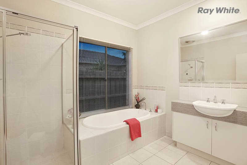 Photo - 3 Dolphin Crescent, Point Cook VIC 3030 - Image 13