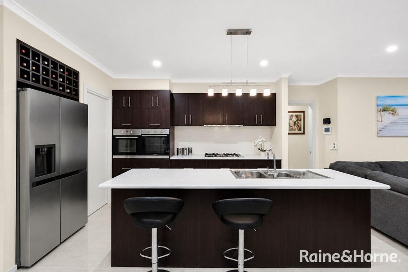 Photo - 3 Domain Avenue, Burnside Heights VIC 3023 - Image 4