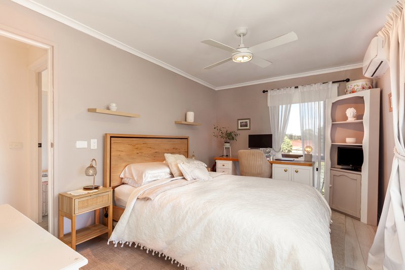 Photo - 3 Donaldson Drive, Broadford VIC 3658 - Image 2