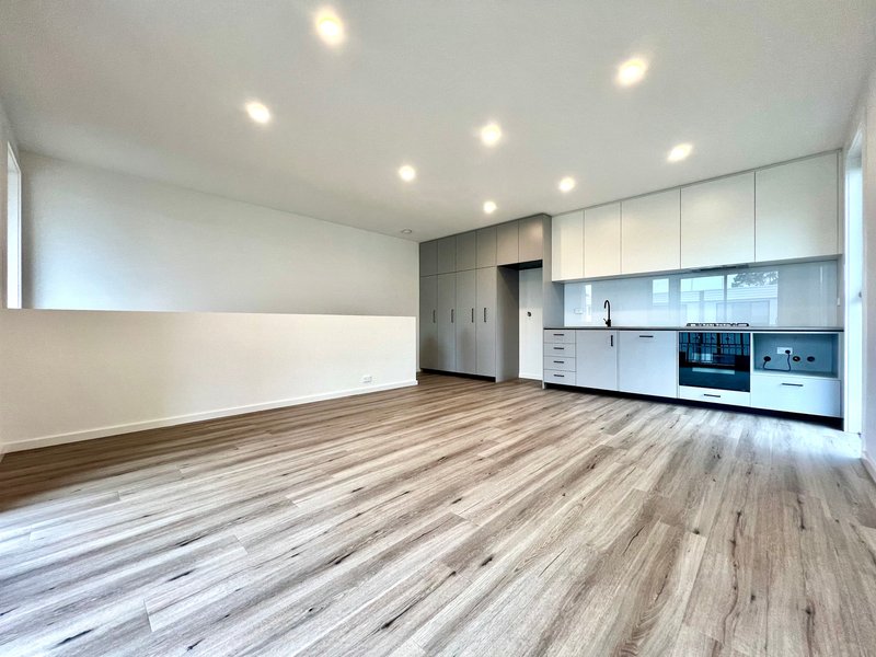 Photo - 3 Dorman Close, Sunshine North VIC 3020 - Image 4
