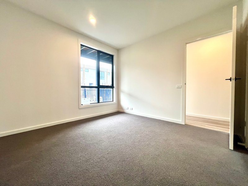 Photo - 3 Dorman Close, Sunshine North VIC 3020 - Image 7