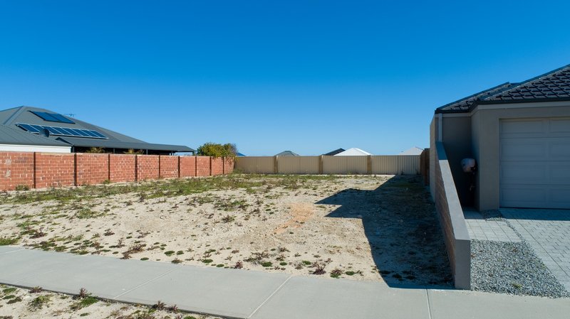 Photo - 3 Dotterel Green, Jindalee WA 6036 - Image 2