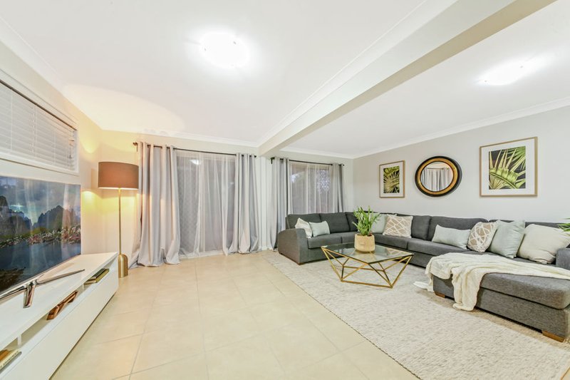 Photo - 3 Double Bar Court, Arana Hills QLD 4054 - Image 8