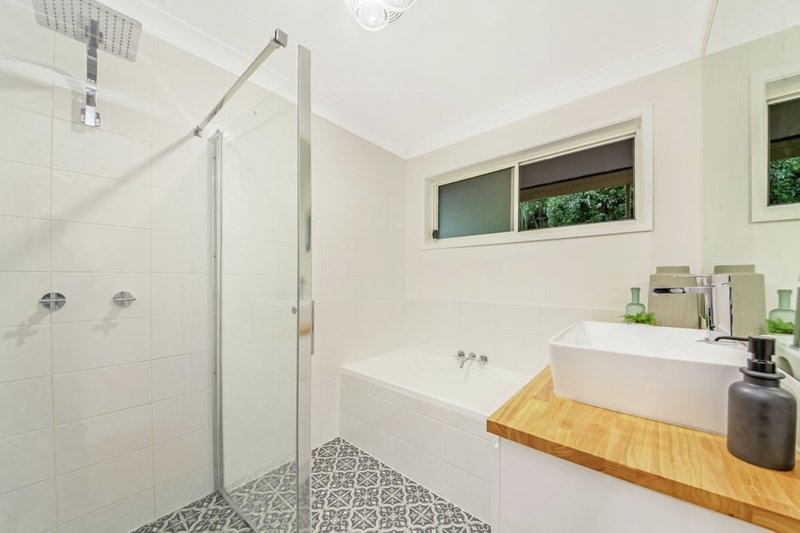 Photo - 3 Double Bar Court, Arana Hills QLD 4054 - Image 16