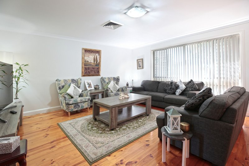 Photo - 3 Dove Place, St Clair NSW 2759 - Image 5