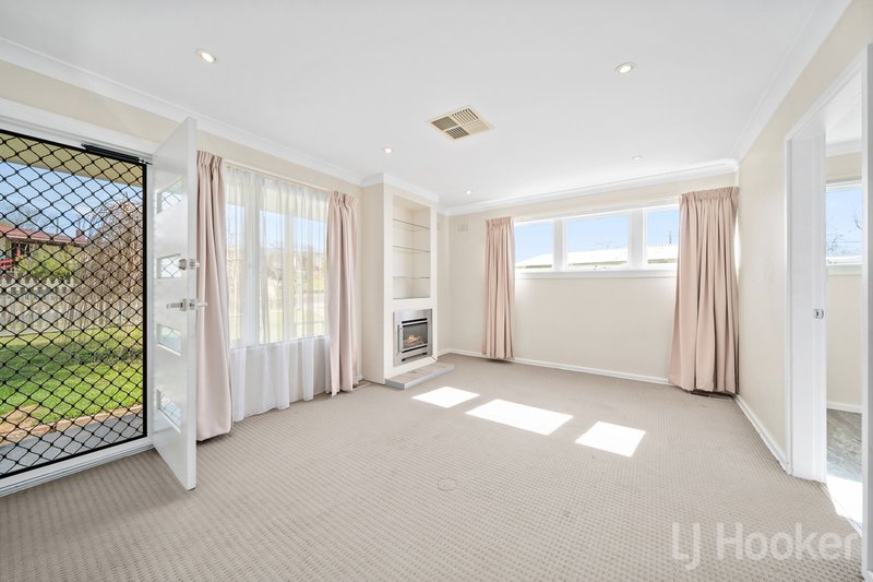 Photo - 3 Downey Street, Karabar NSW 2620 - Image 5