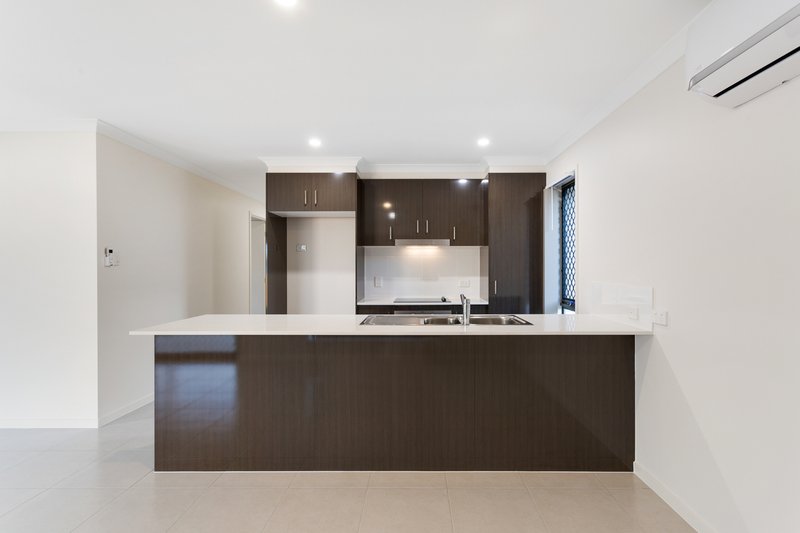 Photo - 3 Downs Street, Glenvale QLD 4350 - Image 4