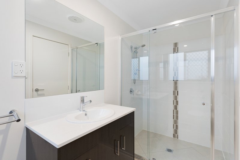 Photo - 3 Downs Street, Glenvale QLD 4350 - Image 6