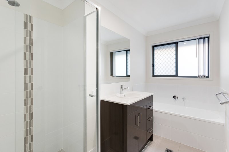 Photo - 3 Downs Street, Glenvale QLD 4350 - Image 7
