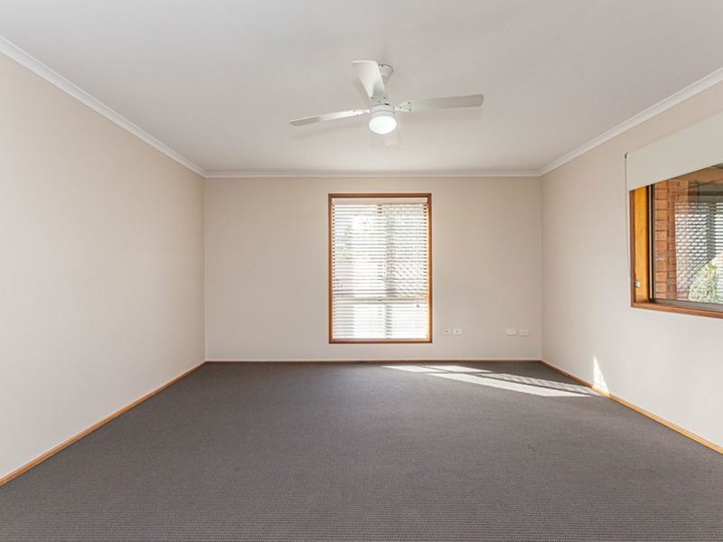 Photo - 3 Dracon Street, Regents Park QLD 4118 - Image 12