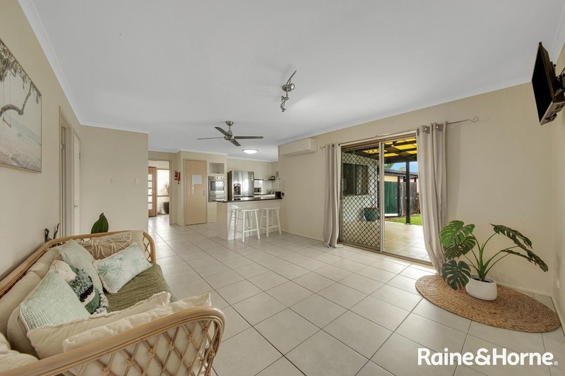 Photo - 3 Drummond Court, Tannum Sands QLD 4680 - Image 2