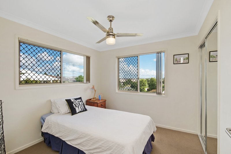 Photo - 3 Dunes Crescent, North Lakes QLD 4509 - Image 7