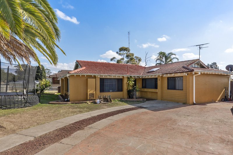 3 Dunrossil Ave , Casula NSW 2170