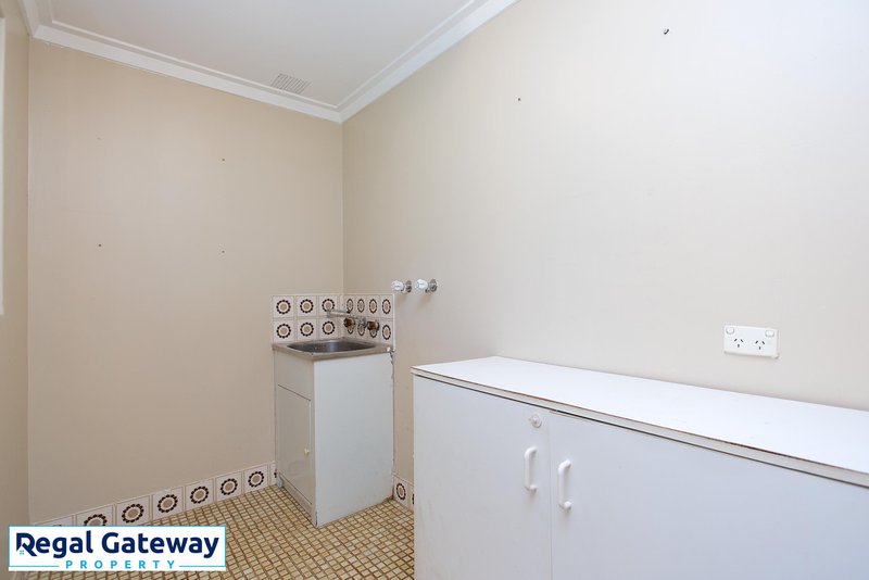 Photo - 3 Duri Street, Armadale WA 6112 - Image 5