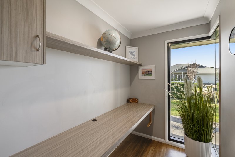 Photo - 3 Eadie Street, Kearneys Spring QLD 4350 - Image 18