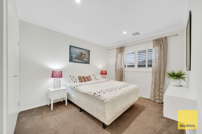 Photo - 3 Eagleridge Promenade, Tarneit VIC 3029 - Image 11