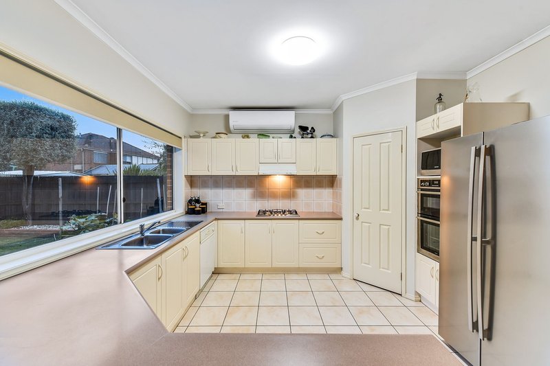 Photo - 3 Eamont Close, Chelsea Heights VIC 3196 - Image 6