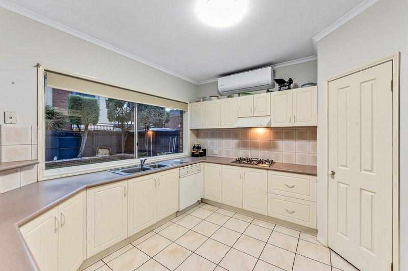 Photo - 3 Eamont Close, Chelsea Heights VIC 3196 - Image 7