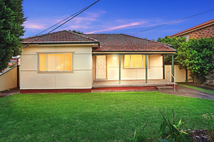 3 Edna Avenue, Merrylands NSW 2160