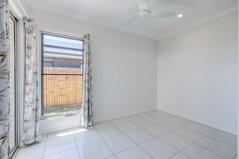 Photo - 3 Elegans Street, Pallara QLD 4110 - Image 7