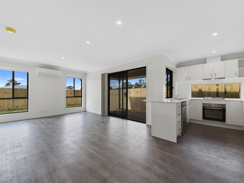 Photo - 3 Elite Street, Park Ridge QLD 4125 - Image 3