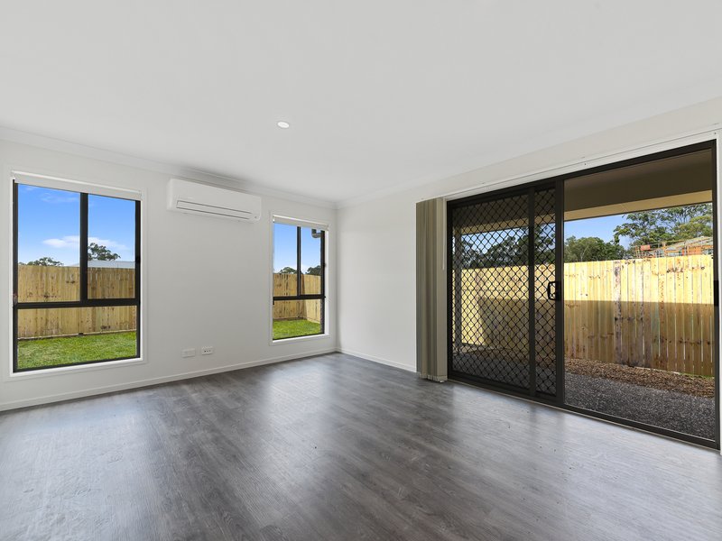 Photo - 3 Elite Street, Park Ridge QLD 4125 - Image 5