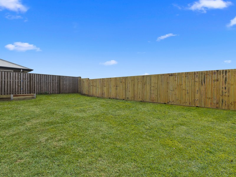 Photo - 3 Elite Street, Park Ridge QLD 4125 - Image 14