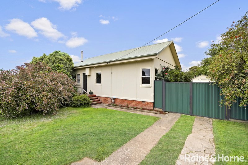 3 Elizabeth Crescent, Queanbeyan East NSW 2620