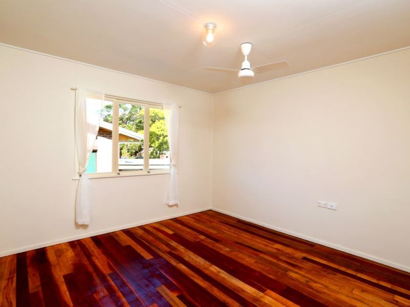 Photo - 3 Elkhorn Street, Woodridge QLD 4114 - Image 7