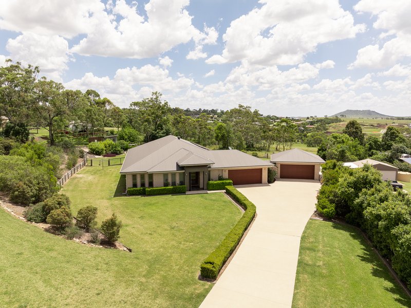 Photo - 3 Ella Court, Cotswold Hills QLD 4350 - Image 2