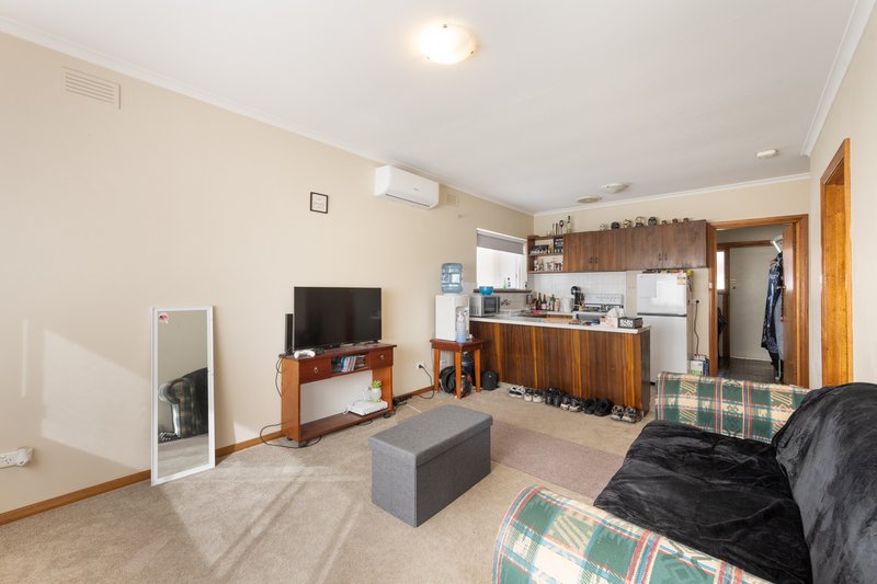 Photo - 3 Ellard Street, Mount Gambier SA 5290 - Image 2