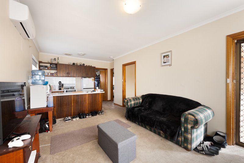 Photo - 3 Ellard Street, Mount Gambier SA 5290 - Image 3