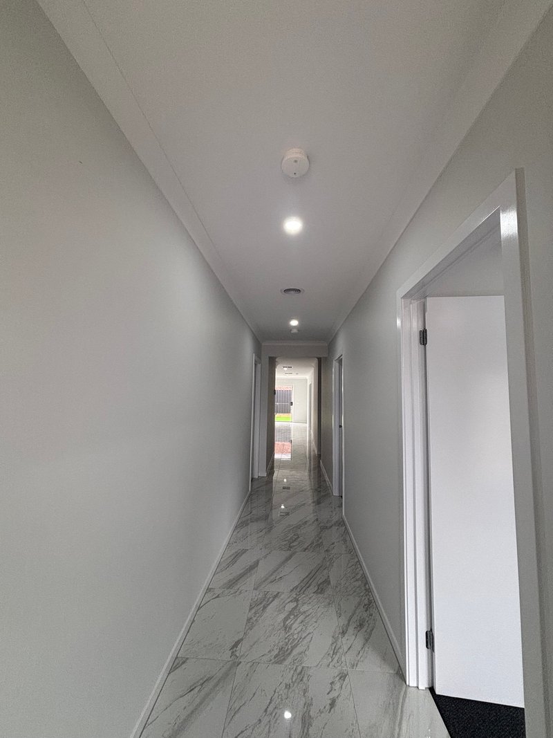 Photo - 3 Eloquence Road, Tarneit VIC 3029 - Image 2
