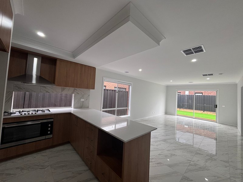 Photo - 3 Eloquence Road, Tarneit VIC 3029 - Image 5