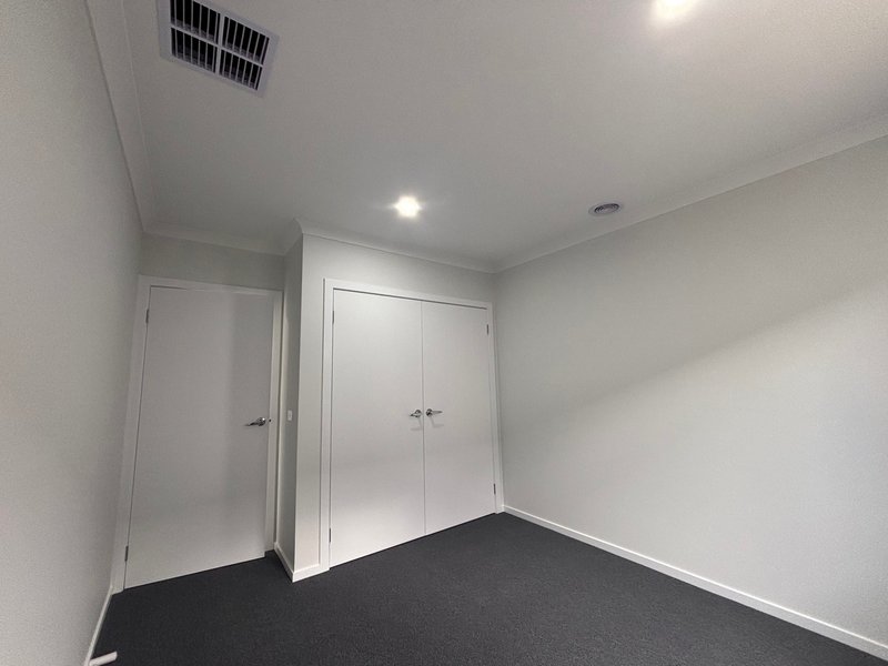 Photo - 3 Eloquence Road, Tarneit VIC 3029 - Image 7