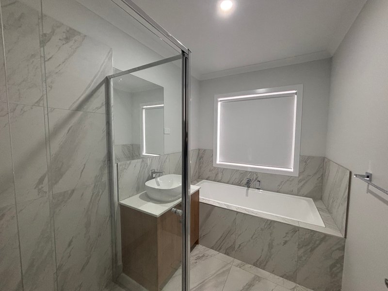 Photo - 3 Eloquence Road, Tarneit VIC 3029 - Image 10