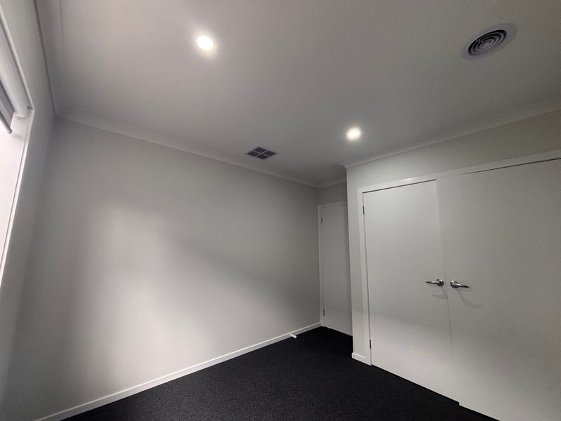 Photo - 3 Eloquence Road, Tarneit VIC 3029 - Image 12