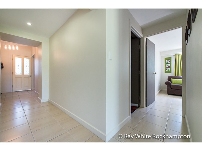 Photo - 3 Elwing Street, Kawana QLD 4701 - Image 23