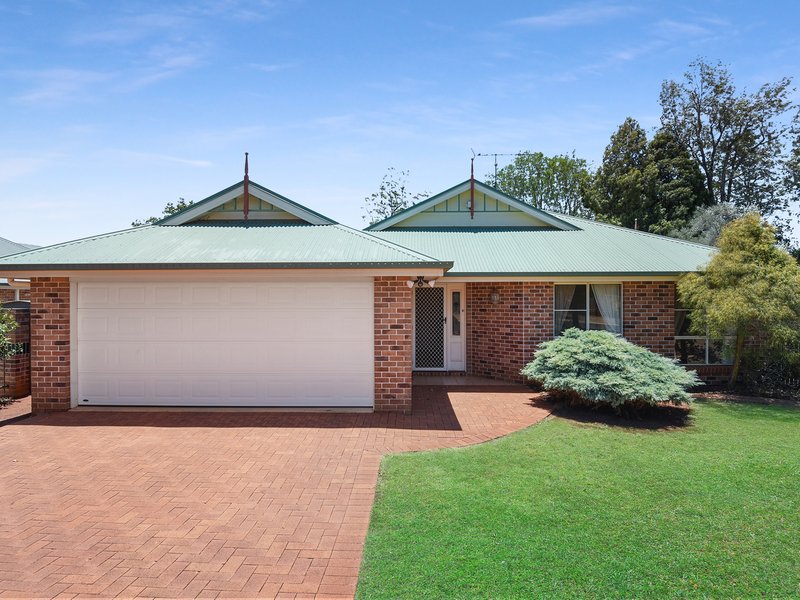 3 Emerald Court, Middle Ridge QLD 4350