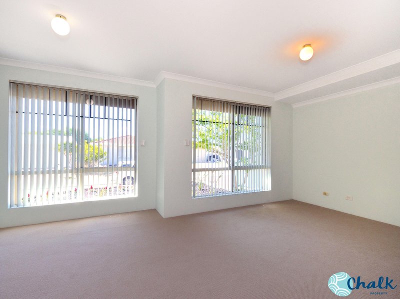 Photo - 3 Enlie Lane, Warnbro WA 6169 - Image 6