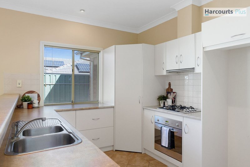 Photo - 3 Erebus Glen, Hallett Cove SA 5158 - Image 9